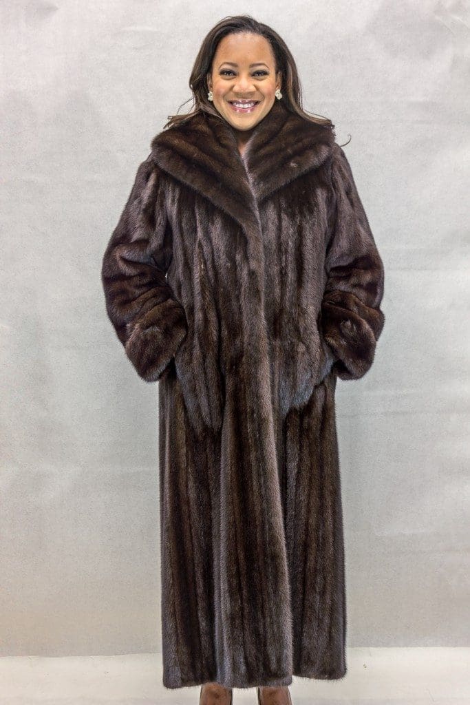 W40 natural dark lunaraine letout fmeale mink 52 coat with large cape collar design2