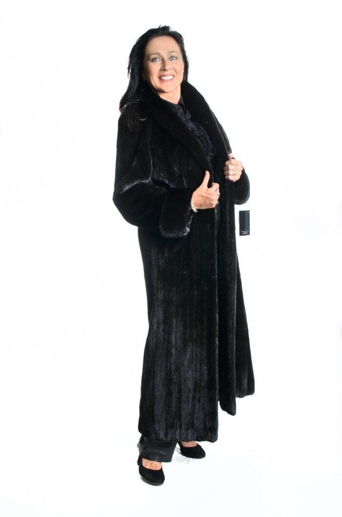 natural 52 american legend Blackglama ranch letout female mink classic coat with shawl collar and band cuffs1