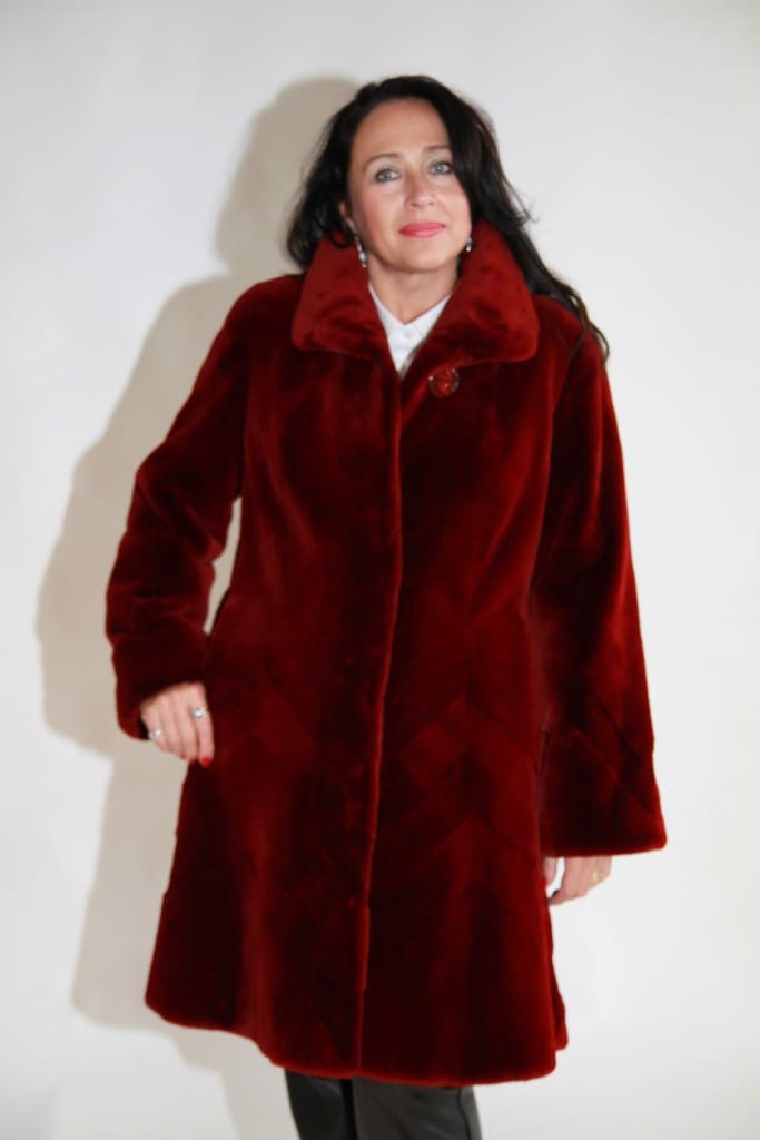 volcano red dyed sheared letout 38 beaver coat with chevron design grooving at hem1