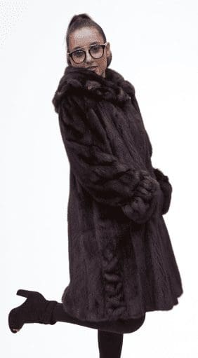 3260 Ivonne  Bon Marie  Fernandez  10 31 2020 VIRTUAL SHOW   FUR SEGMENT removebg preview removebg preview e1605302830109